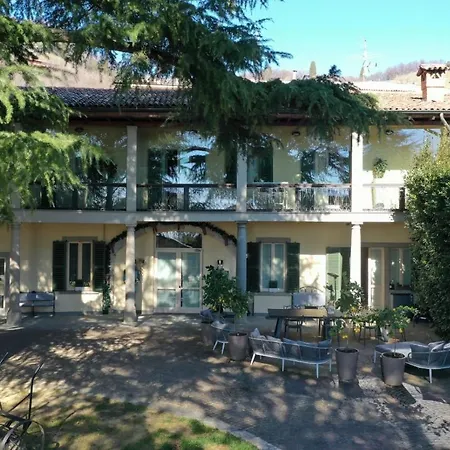 Lo Schiaccianoci De Charme