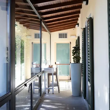 Lo Schiaccianoci De Charme Bed & Breakfast *